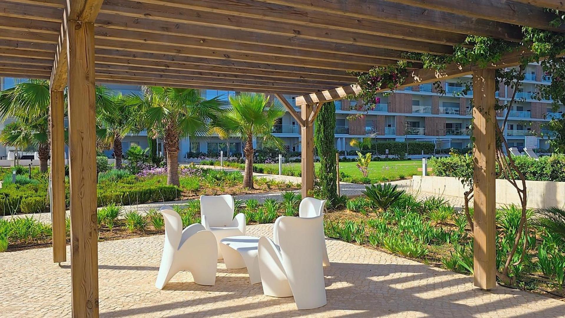 Marvell Design With Heated Pool&gym&playground Apartment